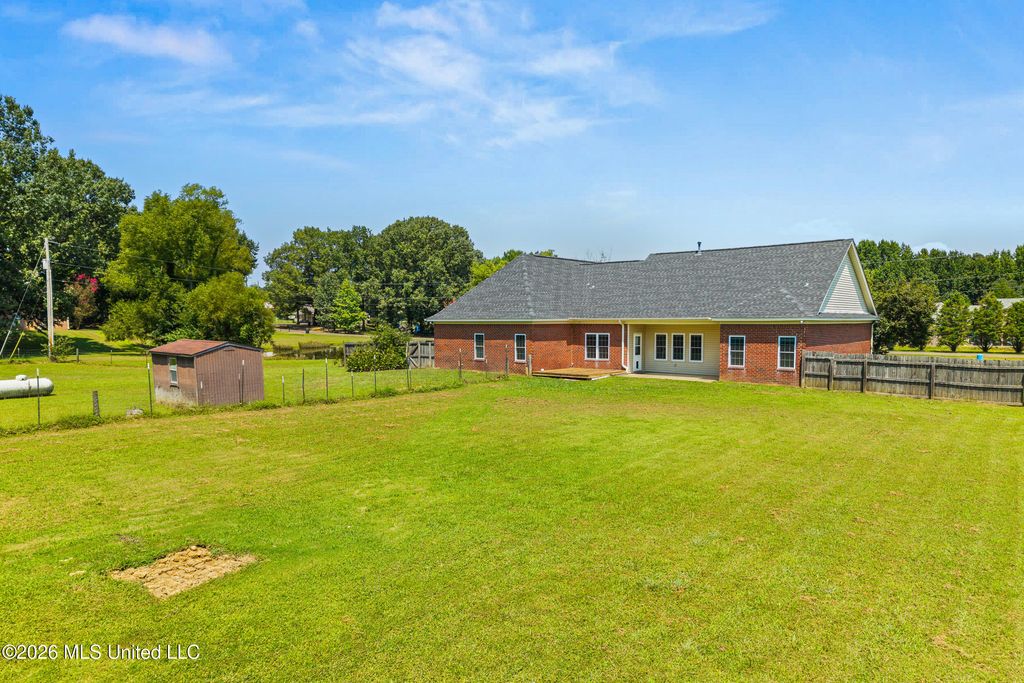 228 Golden Pond Drive, Coldwater, MS 38618 — photo 4