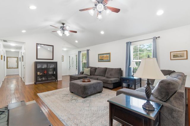 611 Menelaus Road, Berea, KY 40403