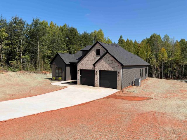 8632 Parris Bridge Road, Chesnee, SC 29323