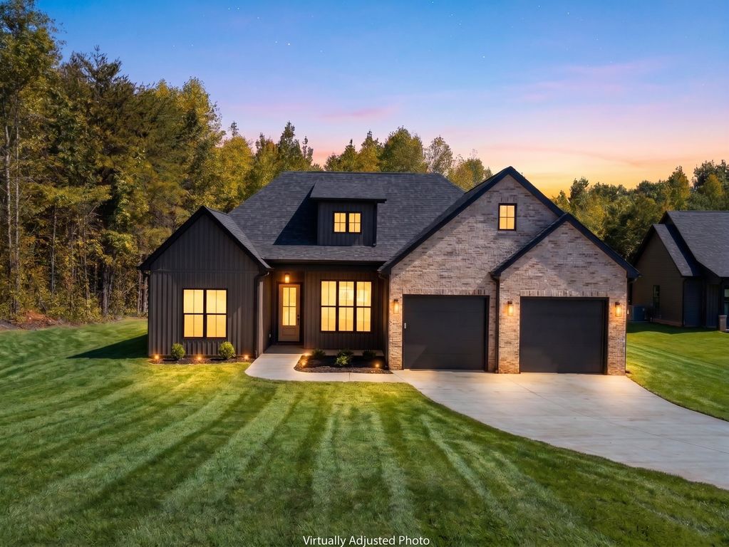 8632 Parris Bridge Road, Chesnee, SC 29323
