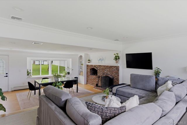 19 Foothill Lane, East Northport, NY 11731