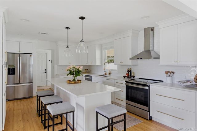 19 Foothill Lane, East Northport, NY 11731