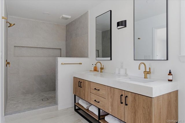 19 Foothill Lane, East Northport, NY 11731