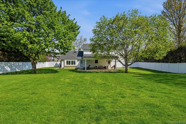 19 Foothill Lane, East Northport, NY 11731