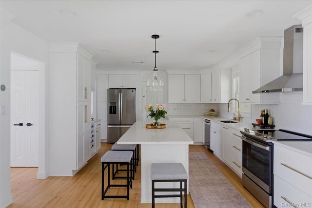 19 Foothill Lane, East Northport, NY 11731