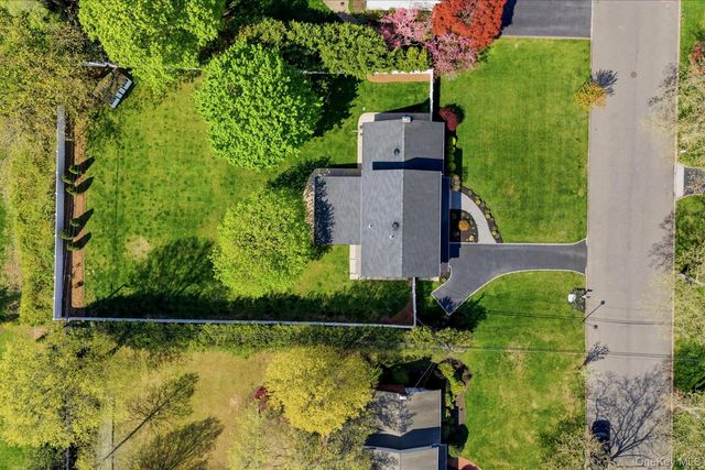 19 Foothill Lane, East Northport, NY 11731