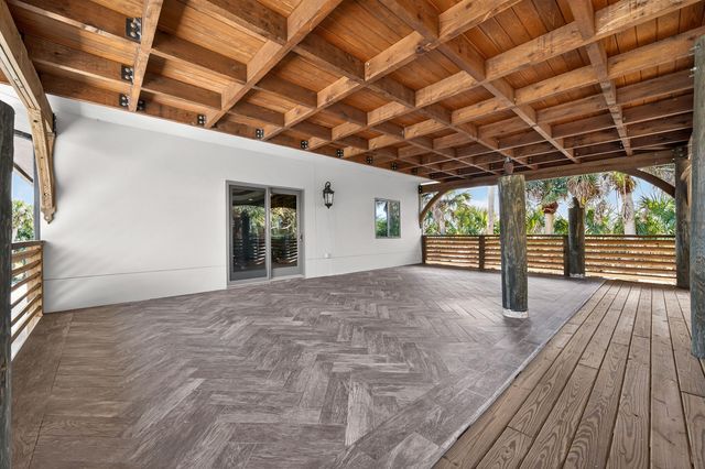 200 S Graves Road, Fort Pierce, FL 34945