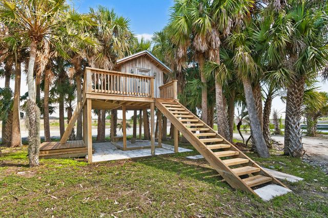 200 S Graves Road, Fort Pierce, FL 34945