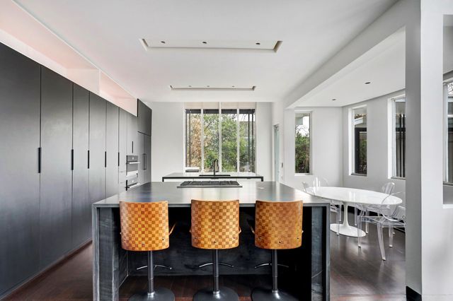 2200 Harvard Street, Houston, TX 77008