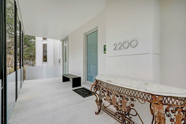 2200 Harvard Street, Houston, TX 77008