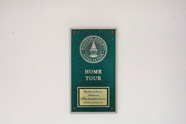 2200 Harvard Street, Houston, TX 77008