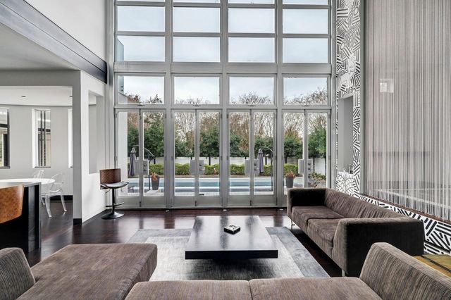 2200 Harvard Street, Houston, TX 77008