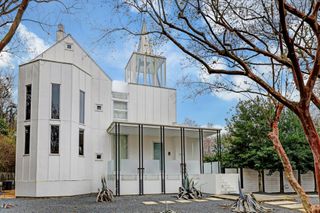 2200 Harvard Street, Houston, TX 77008