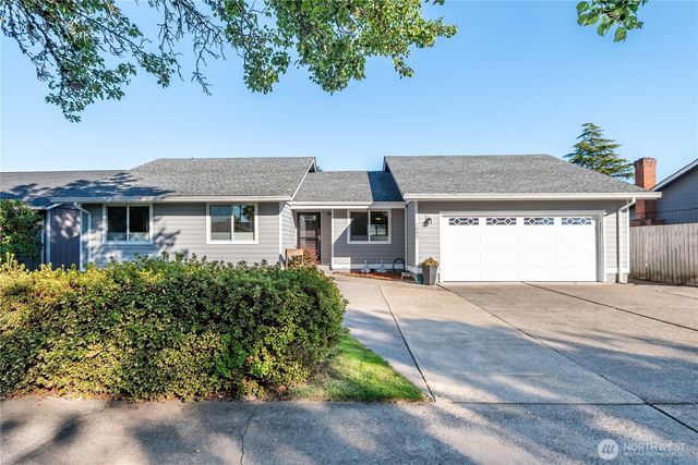 1532 Floral Court, Longview, WA 98632