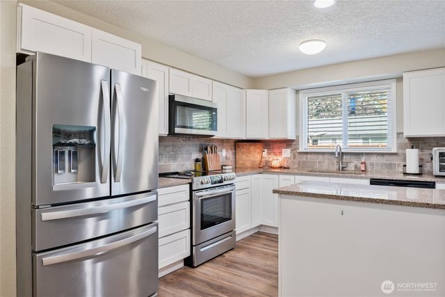 1532 Floral Court, Longview, WA 98632