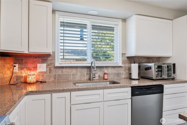 1532 Floral Court, Longview, WA 98632