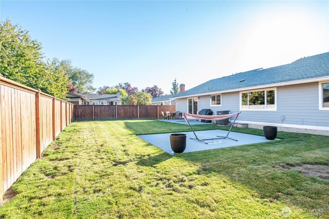 1532 Floral Court, Longview, WA 98632