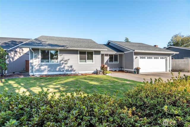 1532 Floral Court, Longview, WA 98632