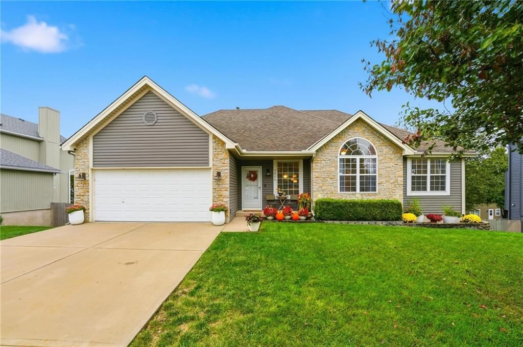 9826 N Highland Place, Kansas City, MO 64155