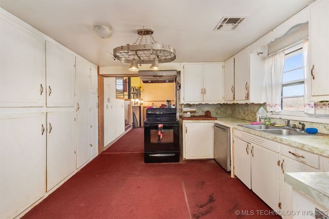 16610 S 4220 Road, Claremore, OK 74017