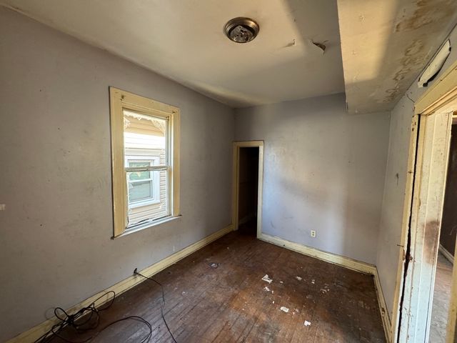 8412 S Exchange Avenue, Chicago, IL 60617