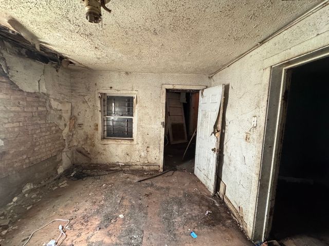 8412 S Exchange Avenue, Chicago, IL 60617