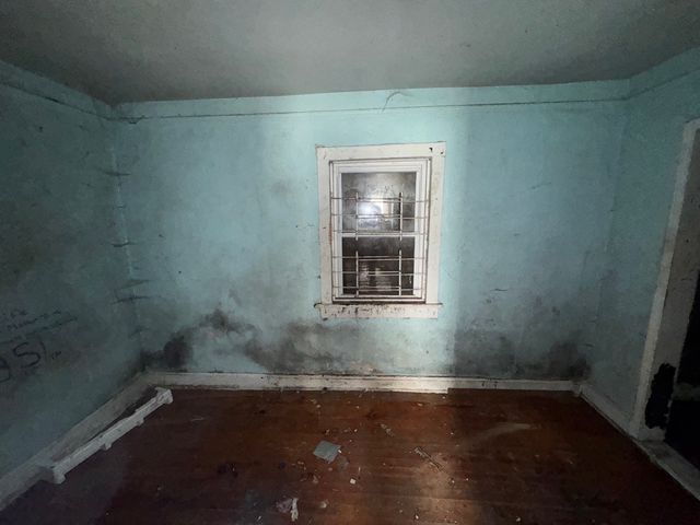 8412 S Exchange Avenue, Chicago, IL 60617