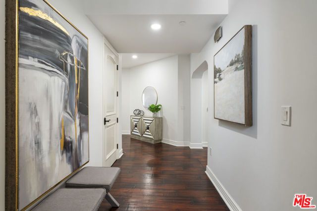 5057 Maplewood Avenue 202, Los Angeles, CA 90004