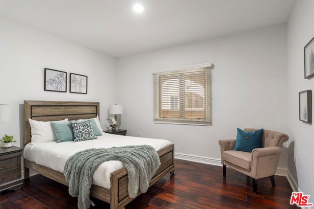 5057 Maplewood Avenue 202, Los Angeles, CA 90004