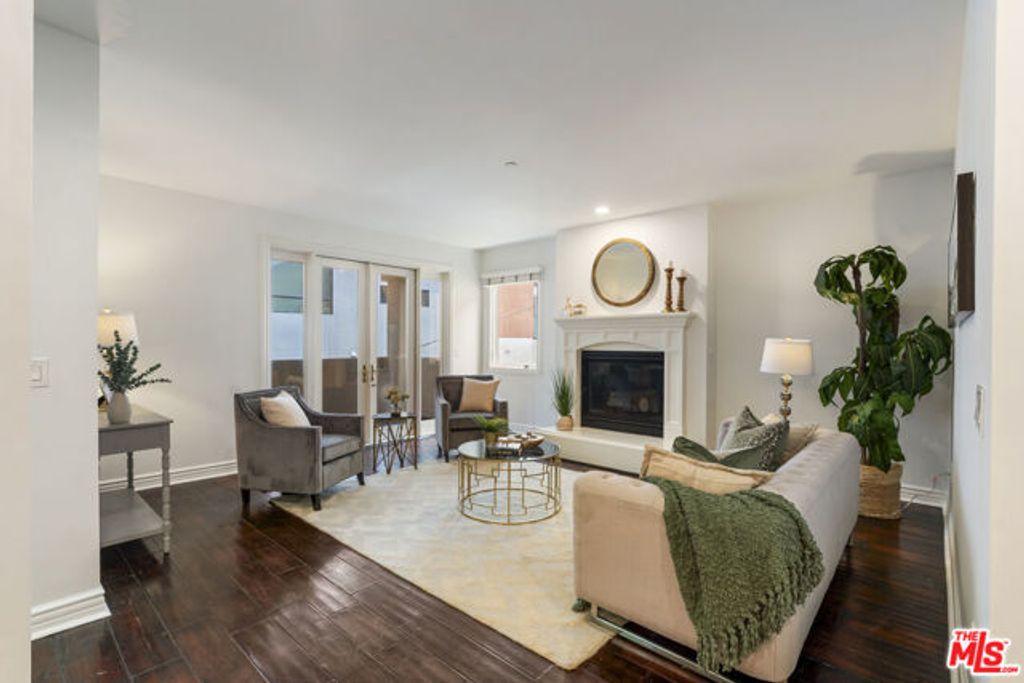 5057 Maplewood Avenue 202, Los Angeles, CA 90004