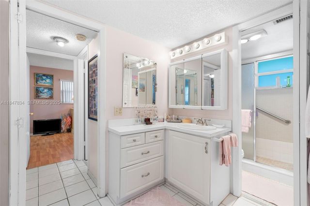 3120 Holiday Springs Boulevard 301, Margate, FL 33063