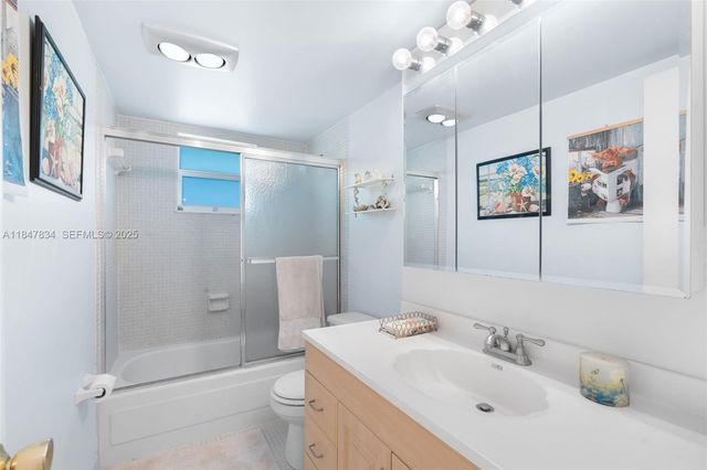 3120 Holiday Springs Boulevard 301, Margate, FL 33063