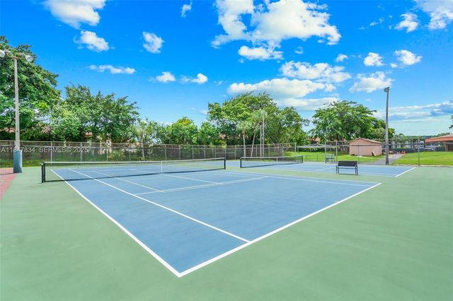 3120 Holiday Springs Boulevard 301, Margate, FL 33063