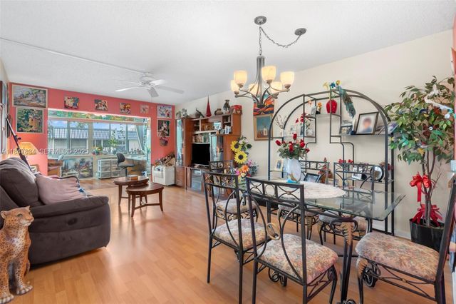 3120 Holiday Springs Boulevard 301, Margate, FL 33063