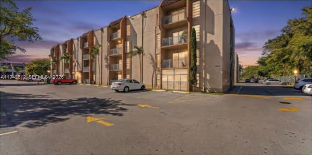 4841 NW 7th St 303-4, Miami, FL 33126