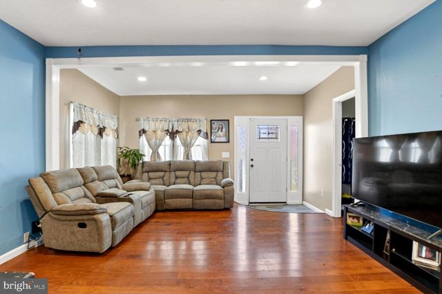 208 MARLYN, Essex, MD 21221