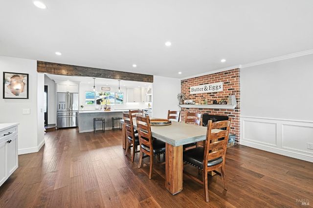 38 Eastside Cir, Petaluma, CA 94954