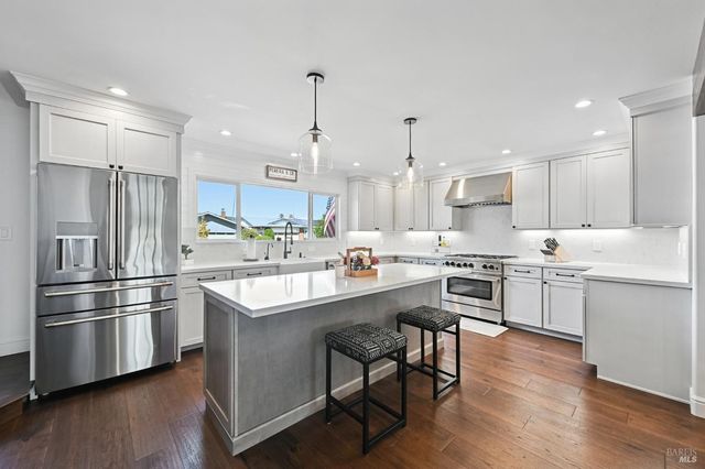 38 Eastside Cir, Petaluma, CA 94954