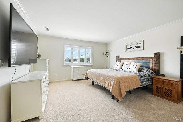 38 Eastside Cir, Petaluma, CA 94954