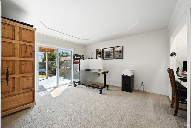 38 Eastside Cir, Petaluma, CA 94954