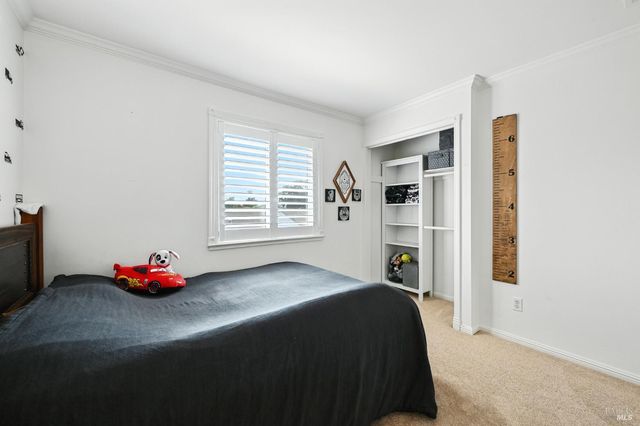 38 Eastside Cir, Petaluma, CA 94954