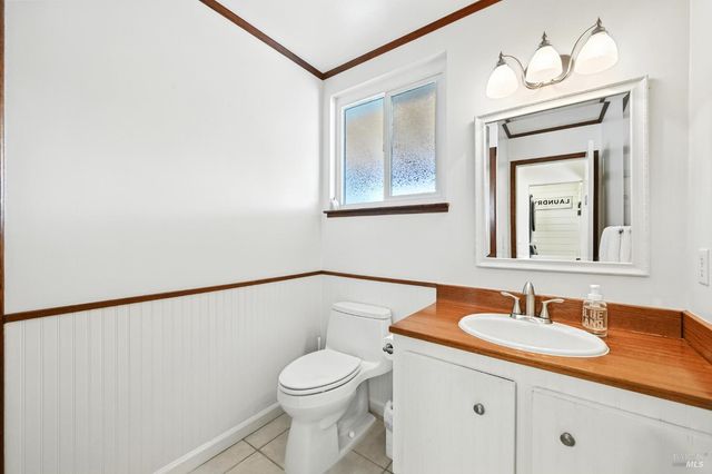 38 Eastside Cir, Petaluma, CA 94954