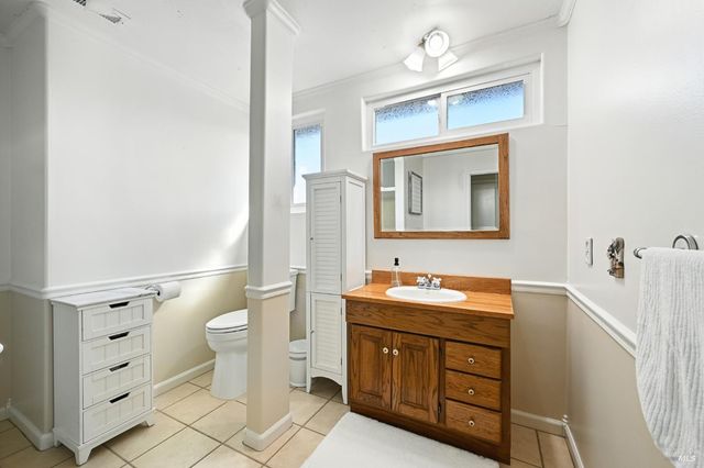 38 Eastside Cir, Petaluma, CA 94954