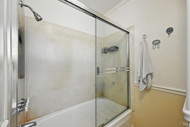 38 Eastside Cir, Petaluma, CA 94954