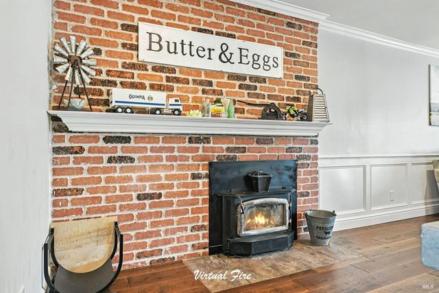 38 Eastside Cir, Petaluma, CA 94954