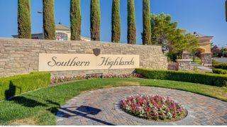 12 Pebble Hills Court, Las Vegas, NV 89141