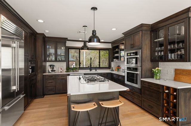 30 Catbrier Road, Weston, CT 06883