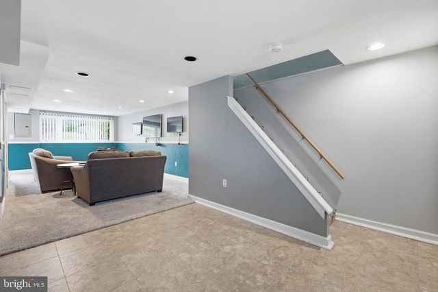 2574 STONEYBROOK LN, Drexel Hill, PA 19026
