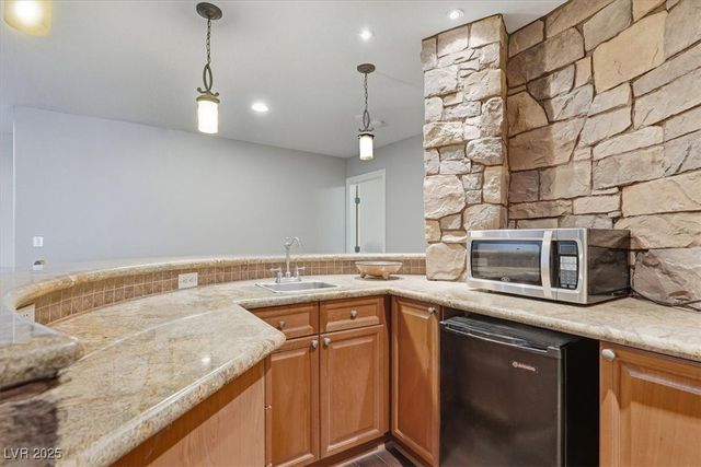 9465 West Fisher Avenue, Las Vegas, NV 89149