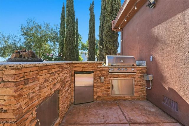 9465 West Fisher Avenue, Las Vegas, NV 89149